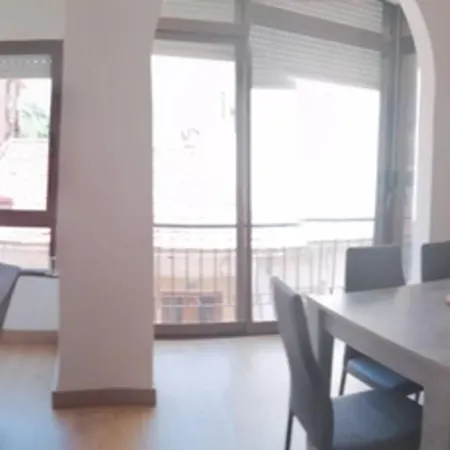 Cozy Plaza De Toros Apartment *